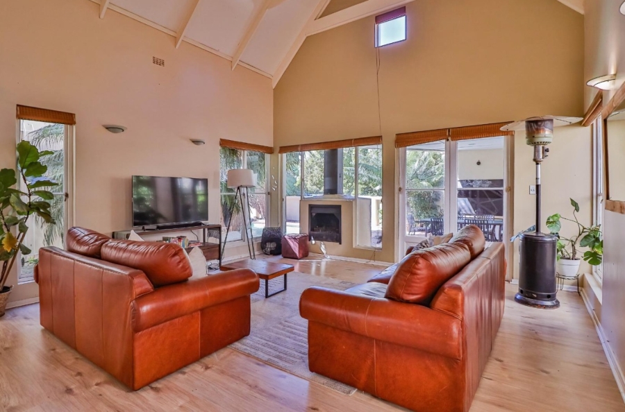 5 Bedroom Property for Sale in Fairway Heights Western Cape